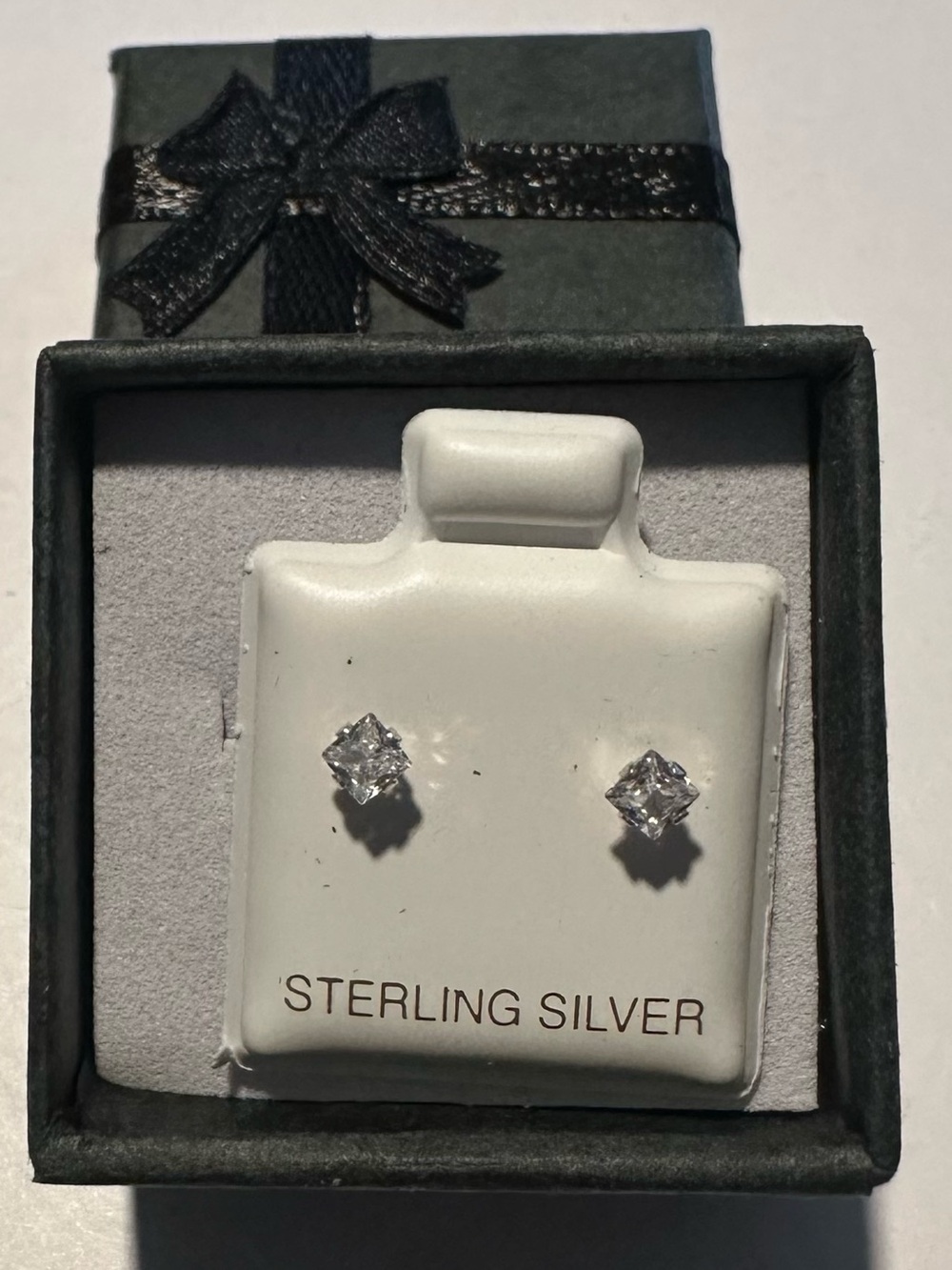 "STERLING SILVER" princess-cut solitaire stud earrings